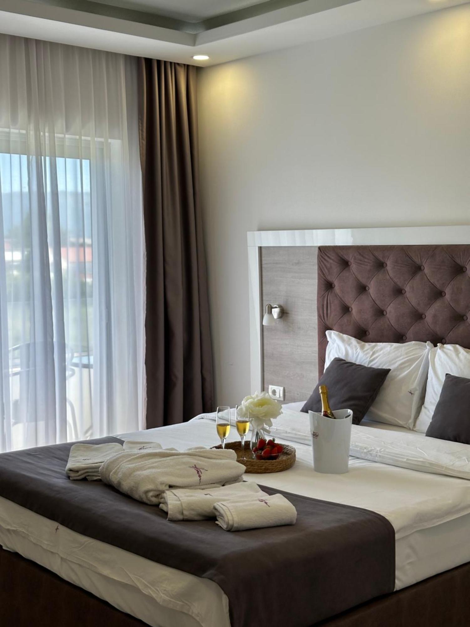 Heaven Lux Ulcinj Hotel Eksteriør billede