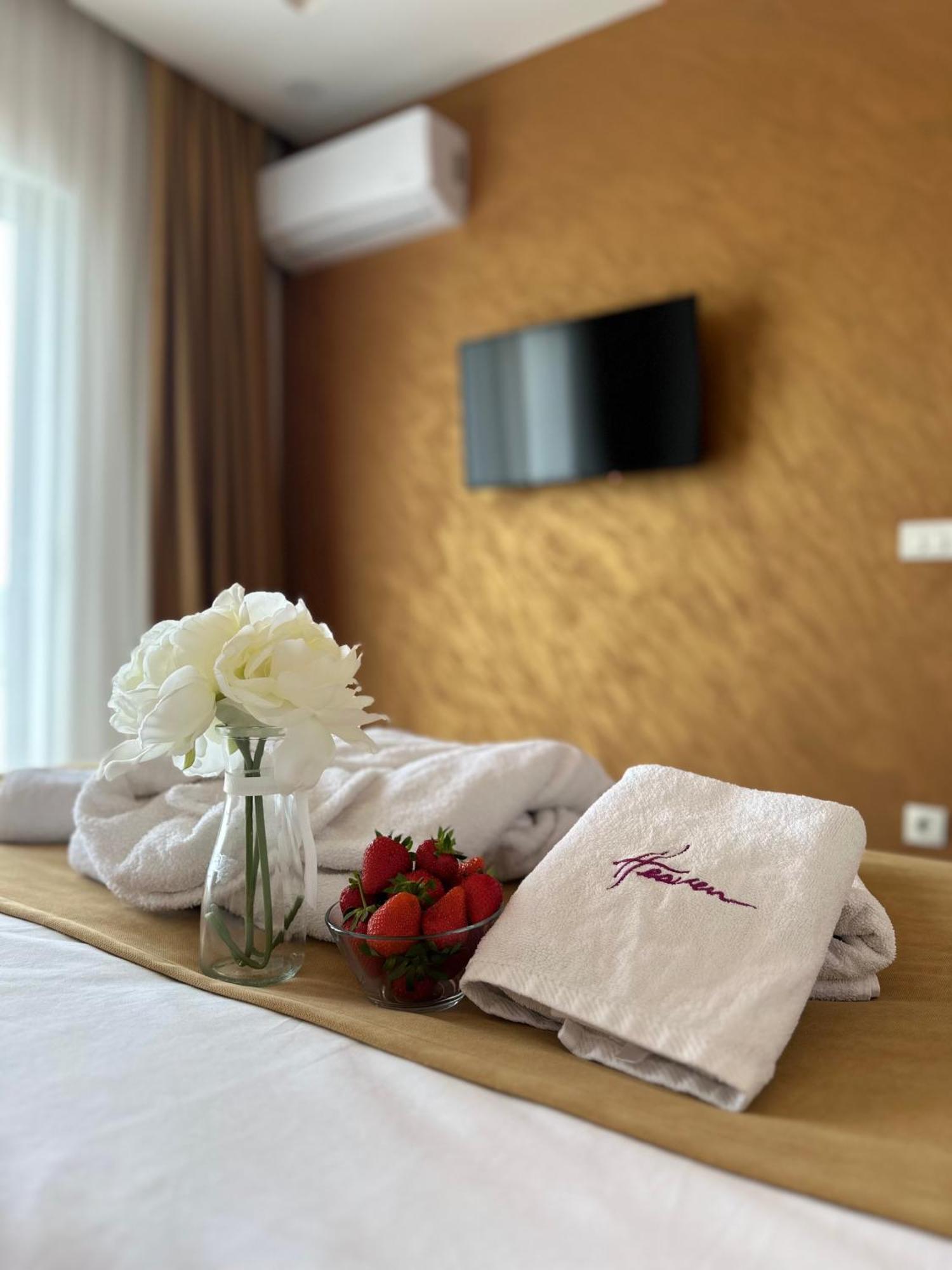 Heaven Lux Ulcinj Hotel Eksteriør billede